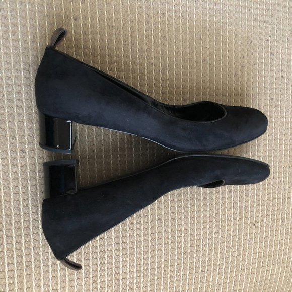 Louis Vuitton Uniformes Black Suede Revival Round - Picture 8 of 14